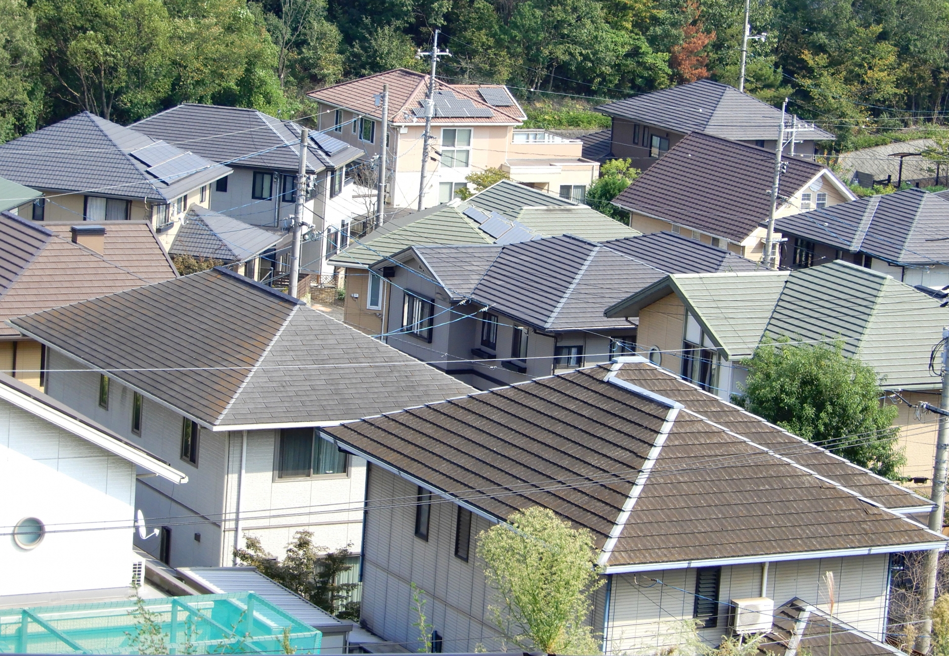 板野郡・北島町・藍住町・鳴門市・徳島市の屋根はいつメンテナンスするのが最適？劣化のサインを解説！